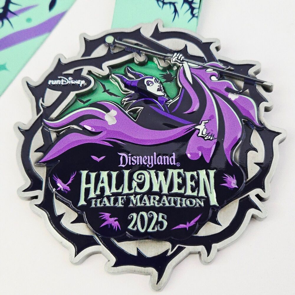 Disneyland Halloween 2025 runDisney Half Marathon Maleficent Finisher Medal READ - Picture 2 of 10